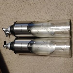5/$20 Homgen 2pc 650ml(22oz) glass & stainless steel dispenser bottles